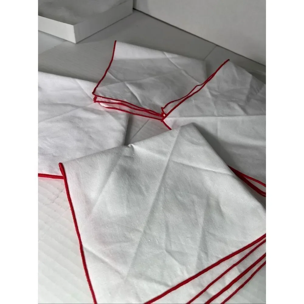 VTG Lot of 4 embroidered Christmas Holiday napkins